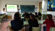 Charla de divulgación del programa Erasmus+ llevada a cabo por 1 alumna, Ana Belén (acompañada de su profesora Isabel), contando su experiencia de hace 1 año en Cork al alumnado de GA de este curso.