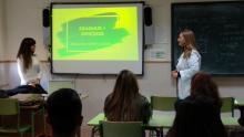 Charla de divulgación del programa Erasmus+ llevada a cabo por 1 alumna, Ana Belén (acompañada de su profesora Isabel), contando su experiencia de hace 1 año en Cork al alumnado de GA de este curso.