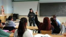 Charla divulgativa de Erasmus+ llevada a cabo por una alumna, Mary, contando su experiencia en Rivarolo (Turín) de este año al alumnado de 2º APSD