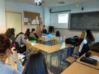 Charla divulgativa de Erasmus+ llevada a cabo por una alumna, María, contando su experiencia en Negrar (Verona) de este año al alumnado de 2º APSD